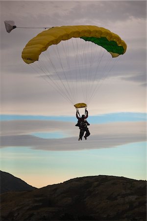 Tandem Sky Diving over The Remarkables, Queenstown, South Island, New Zealand South Island, New Zealand Foto de stock - Con derechos protegidos, Código: 700-03333700