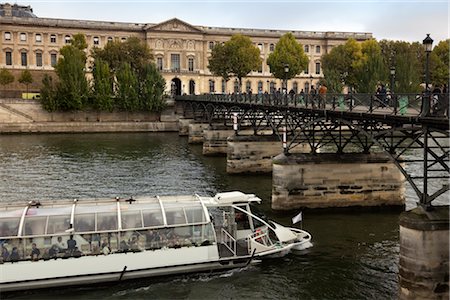 river seine - Bateaux-Mouche, River Seine, Pont des Arts, Paris, Ile-de-France, France Foto de stock - Con derechos protegidos, Código: 700-03368420