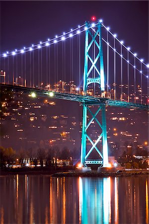 simsearch:700-03368682,k - Lion's Gate Bridge, Vancouver, British Columbia, Canada Fotografie stock - Rights-Managed, Codice: 700-03368686