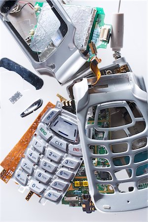 Gebrochen und zertrümmerte Handy Stockbilder - Lizenzpflichtiges, Bildnummer: 700-03368693