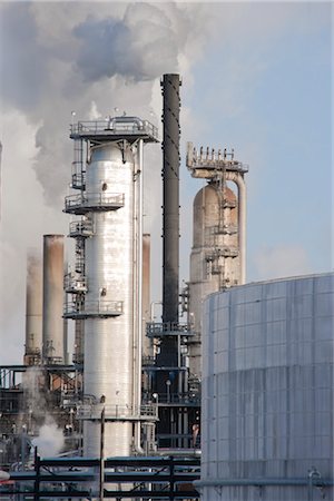 Raffinerie de pétrole. Edmonton, Alberta, Canada Photographie de stock - Rights-Managed, Code: 700-03361663