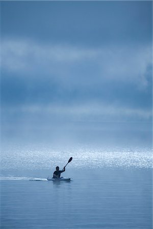 prematuro - Kayaker on Long Lake, Naples, Maine, USA Foto de stock - Con derechos protegidos, Código: 700-03392467