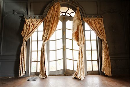 Fenster und Vorhang in verlassenen Herrenhaus, Newport, Rhode Island, USA Stockbilder - Lizenzpflichtiges, Bildnummer: 700-03392485