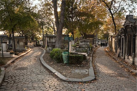 path fall tree - Pere Lachaise Cemetery, Paris, Ile-de-France, France Stock Photo - Rights-Managed, Code: 700-03406401