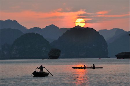 simsearch:700-06119547,k - Sonnenuntergang über Halong Bucht, Vietnam Stockbilder - Lizenzpflichtiges, Bildnummer: 700-03407675