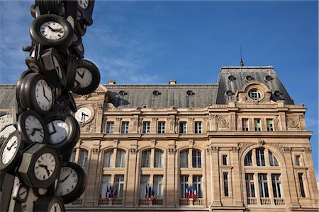 railway station in france - Gare Saint-Lazare and Clock Sculpture, Paris, Ile-de-France, France Foto de stock - Con derechos protegidos, Código: 700-03408069