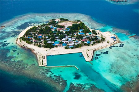 Aerial View of Bodufolhudhoo Island, Alif Alif Atoll, Maldives Foto de stock - Con derechos protegidos, Código: 700-03403851