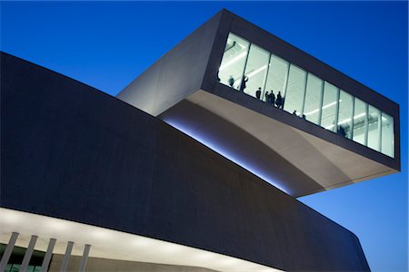 simsearch:700-07608374,k - Exterior of MAXXI at Dusk, Rome, Italy Foto de stock - Con derechos protegidos, Código: 700-03435274