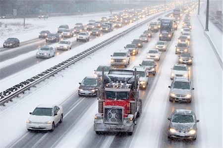 Stoßstange an Stoßstange-Verkehr am Highway 401 im Winter, Ontario, Kanada Stockbilder - Lizenzpflichtiges, Bildnummer: 700-03439999