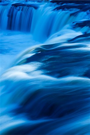 Chute d'eau Photographie de stock - Rights-Managed, Code: 700-03445414