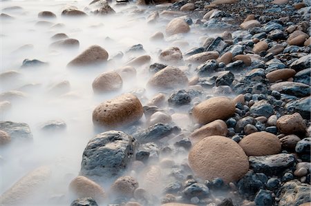 simsearch:700-03506262,k - Rocky Shoreline with incoming Tide Foto de stock - Con derechos protegidos, Código: 700-03445412