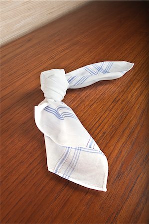 remember - Napkin Tied in Knot Stock Photo - Rights-Managed, Code: 700-03445569