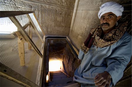 Portrait of Man Standing in Tomb, Abydos, Egypt Foto de stock - Con derechos protegidos, Código: 700-03445946