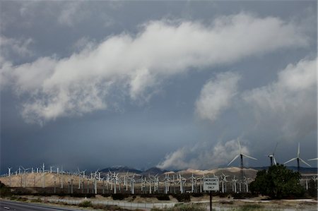 power generator - Desert Hot Springs, Riverside County, California, USA Foto de stock - Con derechos protegidos, Código: 700-03446185