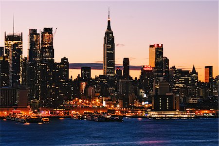 Empire State Building and New York City at Dawn, Midtown Manhattan, New York City, New York, USA Foto de stock - Con derechos protegidos, Código: 700-03440219