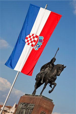 poteau porte-drapeau - Statue du roi Tomislav et le drapeau croate, Zagreb, Croatie Photographie de stock - Rights-Managed, Code: 700-03456457