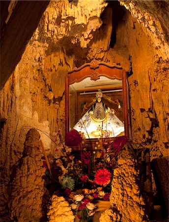 stalattite - Shrine in Garcia Caves, Nuevo Leon, Mexico Fotografie stock - Rights-Managed, Codice: 700-03456754