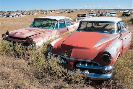 simsearch:700-06847391,k - Voitures anciennes, abandonnées dans Junk Yard, désert au sud-ouest, le sud-ouest des Etats-Unis, USA Photographie de stock - Rights-Managed, Code: 700-03451074