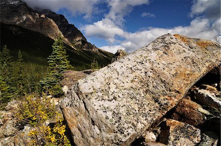 simsearch:700-00020076,k - Rockpile moraine au lac Moraine, Parc National Banff, Alberta, Canada Photographie de stock - Rights-Managed, Code: 700-03451132