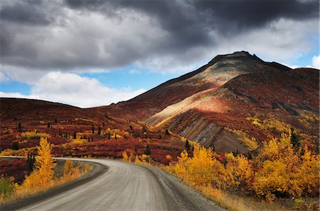 Dempster Highway and Tombstone Range, Tombstone Territorial Park, Yukon Territory, Canada Foto de stock - Con derechos protegidos, Código: 700-03451155