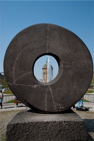 simsearch:700-06368438,k - Mannheim Water Tower Seen Through Centre of Artwork, Mannheim, Germany Stock Photo - Rights-Managed, Code: 700-03451568