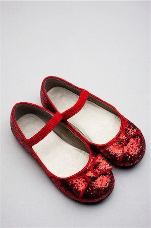 simsearch:700-01173508,k - Chaussures Glitter rouge Photographie de stock - Rights-Managed, Code: 700-03451647