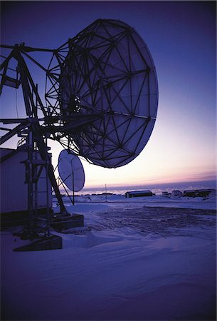 Satellite Communications, Baker Lake, Nunavut, Canada Photographie de stock - Rights-Managed, Code: 700-03466627