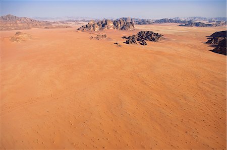 desert view from above - Desert Mountain Landscape, Wadi Rum, Jordan, Middle East Foto de stock - Con derechos protegidos, Código: 700-03460385