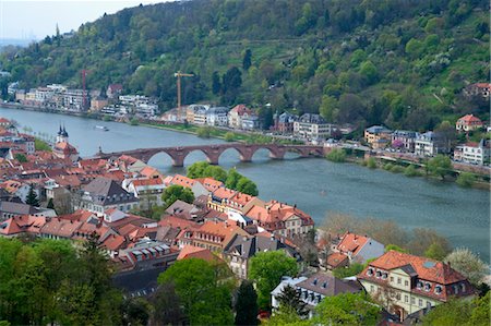 View of Bridge over Neckar River, Heidelberg, Baden-Wurttemberg, Germany Foto de stock - Con derechos protegidos, Código: 700-03463111