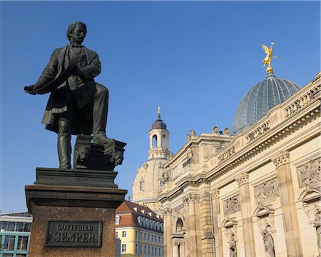 simsearch:700-03484674,k - Statue de Gottfried Semper devant l'Académie des Beaux Arts, Dresde, Saxe, Allemagne Photographie de stock - Rights-Managed, Code: 700-03484679