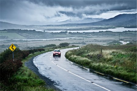 drehen (bewegung) - Auto auf der nassen Straße, Connemara, Irland Stockbilder - Lizenzpflichtiges, Bildnummer: 700-03485161