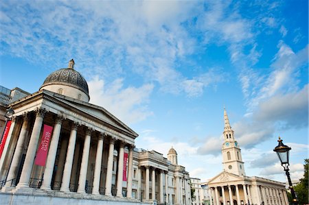 The National Gallery and St Martin-in-the-Fields, Trafalgar Square, London, England Fotografie stock - Rights-Managed, Codice: 700-03490347