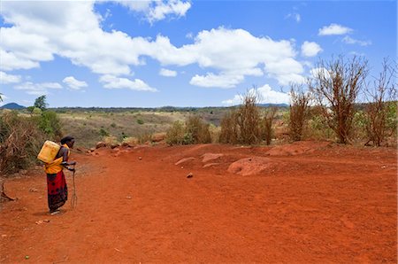 Woman Collecting Water, Marsabit, Kenya Foto de stock - Con derechos protegidos, Código: 700-03508282