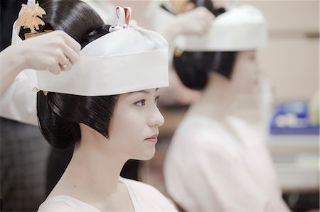 stylist - Bride Getting Ready for Wedding, Kanazawa, Ishikawa prefecture, Chubu Region, Honshu, Japan Foto de stock - Con derechos protegidos, Código: 700-03508504