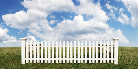 White Picket Fence Stock Photo - Rights-Managed, Code: 700-03508553