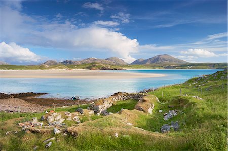 Stone Ruin by Lagoon, Near Timsgarry, Isle of Lewis, Scotland Foto de stock - Con derechos protegidos, Código: 700-03508658