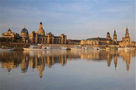 Dresden Skyline und Fluss Elbe bei Dawn, Dresden, Sachsen, Deutschland Stockbilder - Lizenzpflichtiges, Bildnummer: 700-03502770