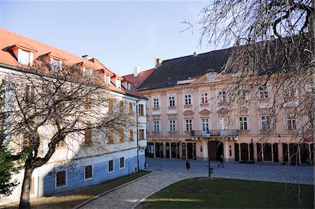 Old Town, Bratislava, Slovakia Foto de stock - Con derechos protegidos, Código: 700-03520303