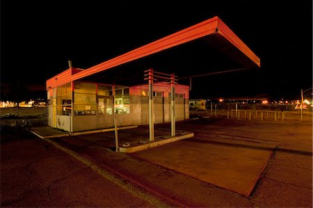 david mendelsohn - Abandoned Gas Station, California, USA Foto de stock - Direito Controlado, Número: 700-03556589