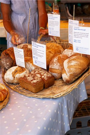 Organic Bread, Salisbury Market, Salisbury, England Foto de stock - Con derechos protegidos, Código: 700-03556806