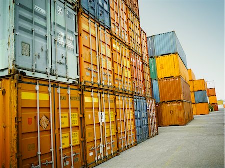 shipping containers - Stacked Shipping Containers Foto de stock - Con derechos protegidos, Código: 700-03556896