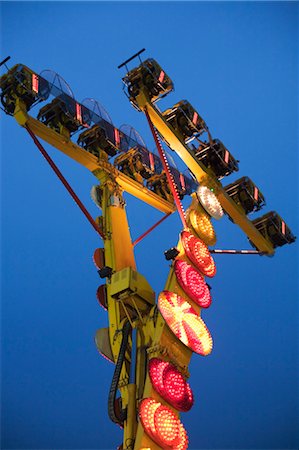 parque de atracciones - Ride at Carnival, Bangkok, Thailand Foto de stock - Con derechos protegidos, Código: 700-03586735