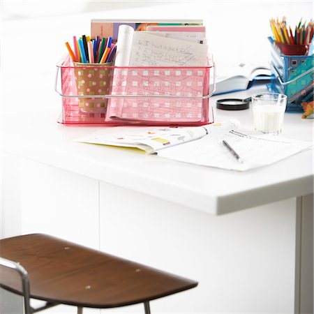 desk with school supplies - Travail sur le Bureau à domicile Photographie de stock - Rights-Managed, Code: 700-03587304