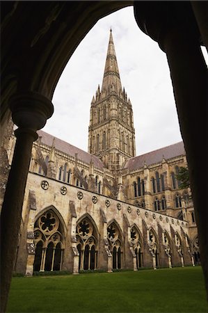 enclosed walkway - Salisbury Cathedral, Salisbury, England Stock Photo - Rights-Managed, Code: 700-03616134