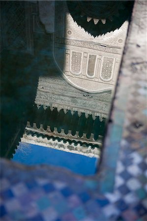 fez - Reflection of Sahrij Madrasah in Water, Fez, Morocco Foto de stock - Con derechos protegidos, Código: 700-03612978