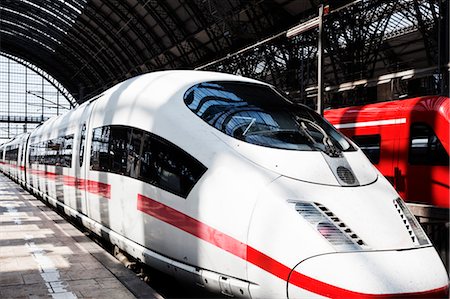 passenger train - Frankfurt (Main) Central Station, Frankfurt, Hesse, Germany Stock Photo - Rights-Managed, Code: 700-03621193