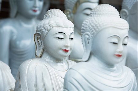White Marble Buddha Statues For Sale in Rangoon, Yangon Division, Myanmar Fotografie stock - Rights-Managed, Codice: 700-03621259