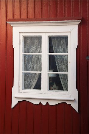 fensterscheibe - Fenster mit Spitze-Gardinen Stockbilder - Lizenzpflichtiges, Bildnummer: 700-03622715