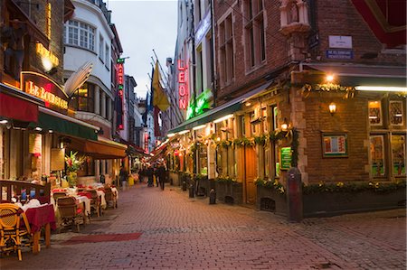 streets coffee shops - Rue des Bouchers, Bruxelles, Belgique Photographie de stock - Rights-Managed, Code: 700-03622861