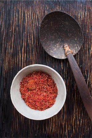 food directly above - Still Life of Saffron in Bowl Foto de stock - Con derechos protegidos, Código: 700-03622987